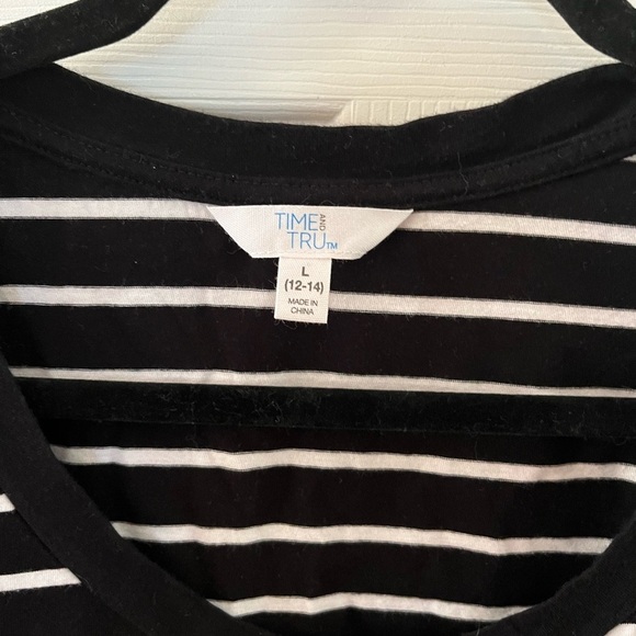 Time and Tru Black and White Striped Short Sleeve Tee Large - Picture 2 of 3